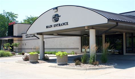 Wayne county hospital - Visiting Hours. Visiting hours are from 9:00a.m. to 8:00p.m. daily. During regular hours visitors should use the Main Entrance on the east side. 